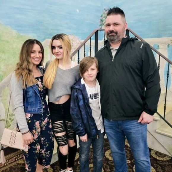 Meet your Posher, Laura - Picture 1 of 1